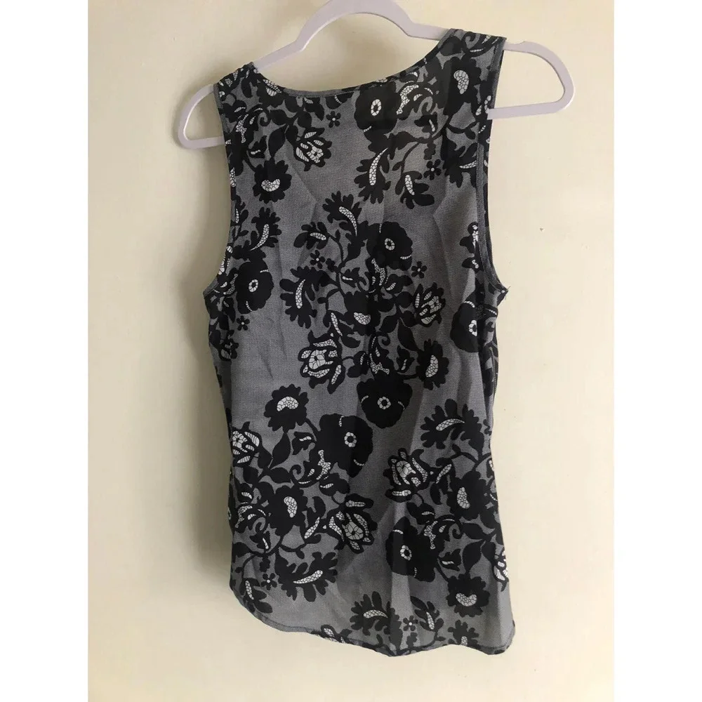 Women’s floral top Medium - Picture 3 of 5